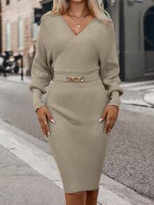 EMERY ROSE Elegancka, dopasowana sukienka damska z odkrytymi ramionami i długim rękawem, zdobiona łańcuszkiem, jesień/zima