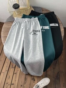 Màu xanh lá cây đậm