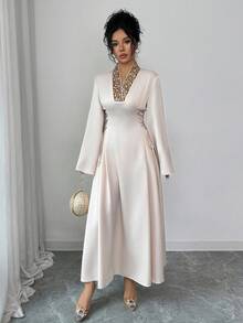 Yasmyna 女式纯色梭织拼布蕾丝边系腰长袖A字阿拉伯风连衣裙 - 杏色 - 查看 3