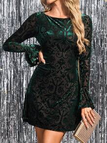 SHEIN Clasi 女式天鹅绒烂花喇叭袖迷你连衣裙 - 墨綠色 - 查看 3