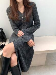 DAZY 女式超大V领单排扣长款开衫毛衣裙，法式优雅风格