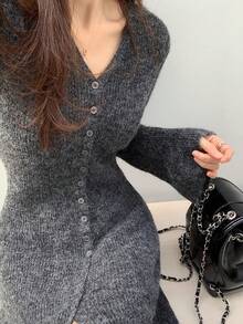 DAZY 女式超大V领单排扣长款开衫毛衣裙，法式优雅风格