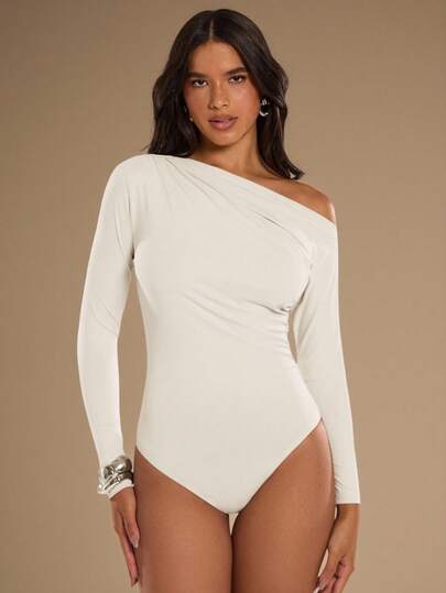 SHEIN BAE Body de mujer de moda casual con hombros descubiertos y fruncido en unicolor