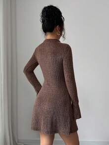 Modelyn 女士优雅镂空腰部喇叭袖棕色针织迷你连衣裙 - 棕色 - 查看 3