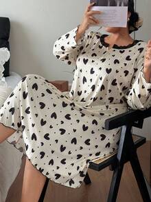 SHEIN 加大码心形印花V领荷叶边中长袖女士睡裙，冬季 - 米色 - 查看 3