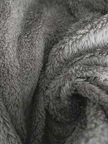 SHEIN Clasi Áo khoác nữ cỡ lớn Curve Plus Size màu đen phối xám đậm, lót lông dày dặn, tay dài, có mũ, kiểu dáng thường ngày, chần bông, giữ ấm tốt, thoải mái và ấm áp, mẫu mới 2025, mùa đông cho nữ, phong cách cổ điển, đi chơi, mùa thu, áo khoác dáng dài, mùa đông cho nữ, cỡ lớn mùa thu, công sở cho nữ, mùa thu cho nữ, sang trọng cho nữ, mùa thu cho nữ, trang phục Halloween, áo khoác mùa đông Halloween cho nữ. - màu đen - Xem 11