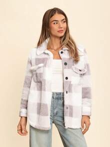 Coeurva 水牛格紋印花下垂肩翻蓋口袋毛絨外套 - 淺灰色 - 查看 4