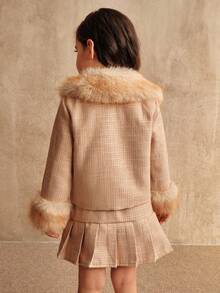 SHEIN 少女卡其色时尚搭配亲子装秋冬新款格纹毛领长袖上衣+百褶裙两件套 - 卡其色 - 查看 2