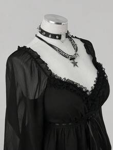 SHEIN CURVE+ 大码女式撞色蕾丝鸡心领网眼长袖时尚深色哥特衬衫 - 黑色 - 查看 4