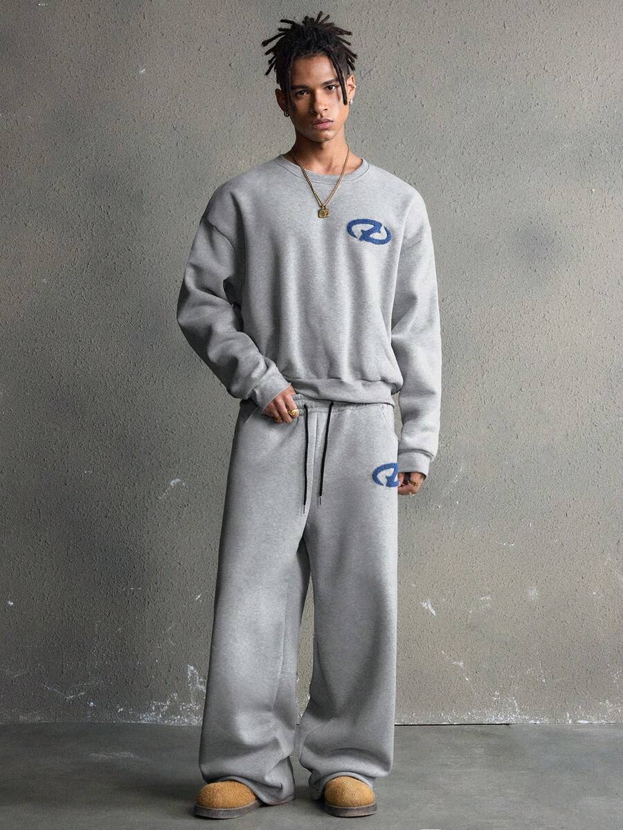 AXEPEAK 男士几何印花圆领长袖卫衣搭配抽绳腰运动裤，休闲宽松套装，适合秋冬季穿着 - 灰色 - 查看 1