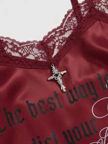 ROMWE Avant Áo hai dây satin in hình thánh giá thiên thần Halloween dành cho nữ - Màu Đỏ Sâu - Xem 2