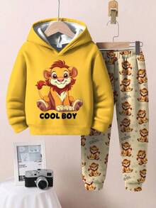 SHEIN 2 件套年轻男孩休闲简约时尚经典可爱狮子印花宽松连帽运动衫和裤子，适合秋冬季 - 彩色 - 查看 1