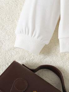 SHEIN 2 件套女童 Polo 领套装，小熊补丁长袖上衣 + 百褶裙，秋冬校园风格 - 杏色 - 查看 3