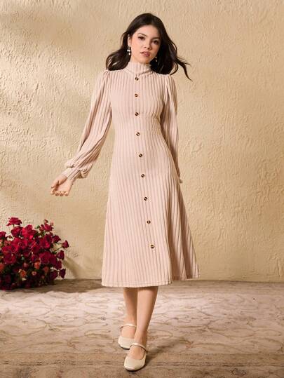 优雅蓬松灯笼袖高领复古休闲修身连衣裙，适合少女杏色白色