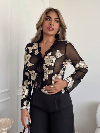 Xyvia بلوزة نسائية أنيقة وأنيقة بأكمام طويلة ضيقة مزينة بالتطريز والكشكشة والفيونكة من الشبك الأسود، مناسبة للربيع والخريف