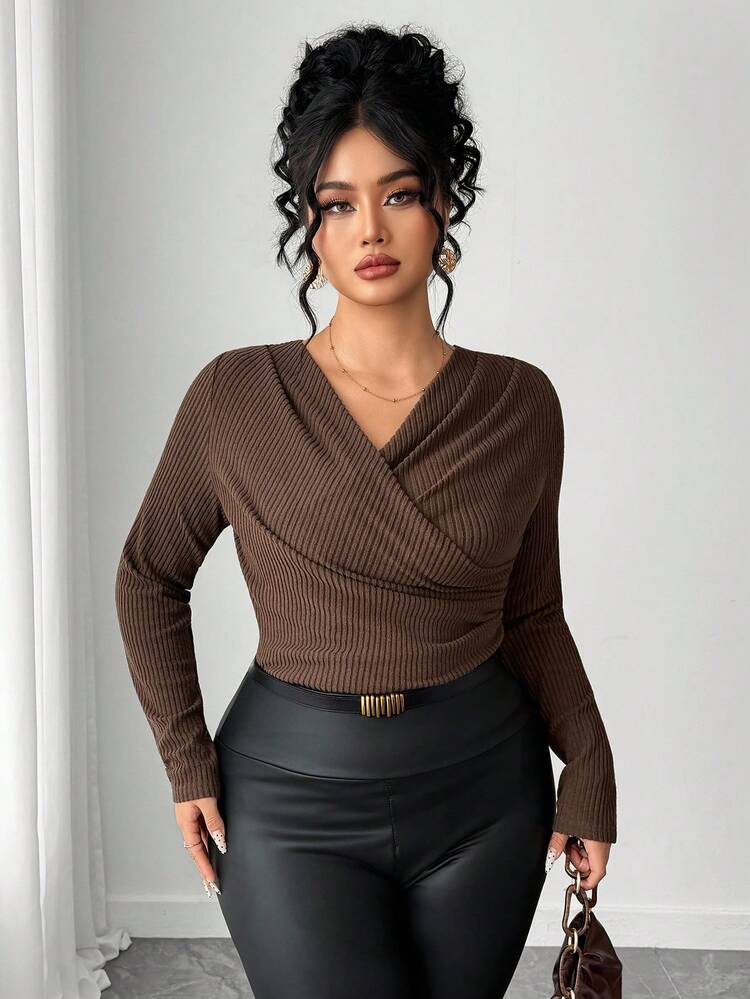 Dazy Plus V-Neck Ribbed Tight Fitted Long Sleeve Plus Size Women Cropped T-Shirt, Spring/Autumn