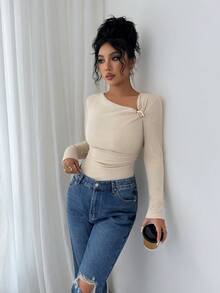 SHEIN Elenzya 秋冬新款纯色抓绒罗纹斜领褶饰金属纽扣装饰长袖T恤，女士修身休闲上衣，时尚优雅，适合秋冬休闲/办公室通勤 - 杏色 - 查看 3