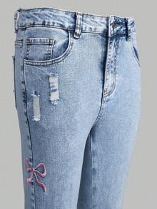 جينز بناتي مراهقات موضة خريف/شتاء 2025 مغسول بلون أزرق فاتح ممزق مع تطريز فراشة، جيوب حقيقية، ساق واسعة متنوعة، خصر عالي، مرن، نحيف، مناسب للارتداء اليومي، المدرسة، التنقل، الحفلات، المنزل، موسم العودة إلى المدرسة، المهرجانات الخريفية