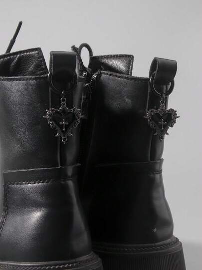 Goth 2 Stück Schuh-Dekoration in Schmetterlings-Form