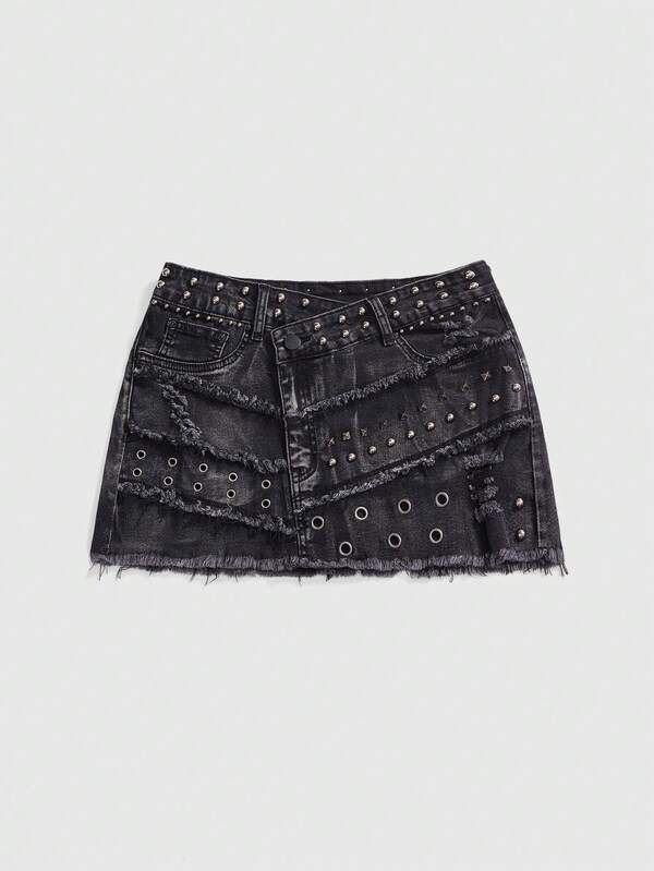 ROMWE J-Fashion Minifalda de mezclilla ajustada con decoración de perlas, tachuelas y desgaste vintage subcultura Y2K para mujer