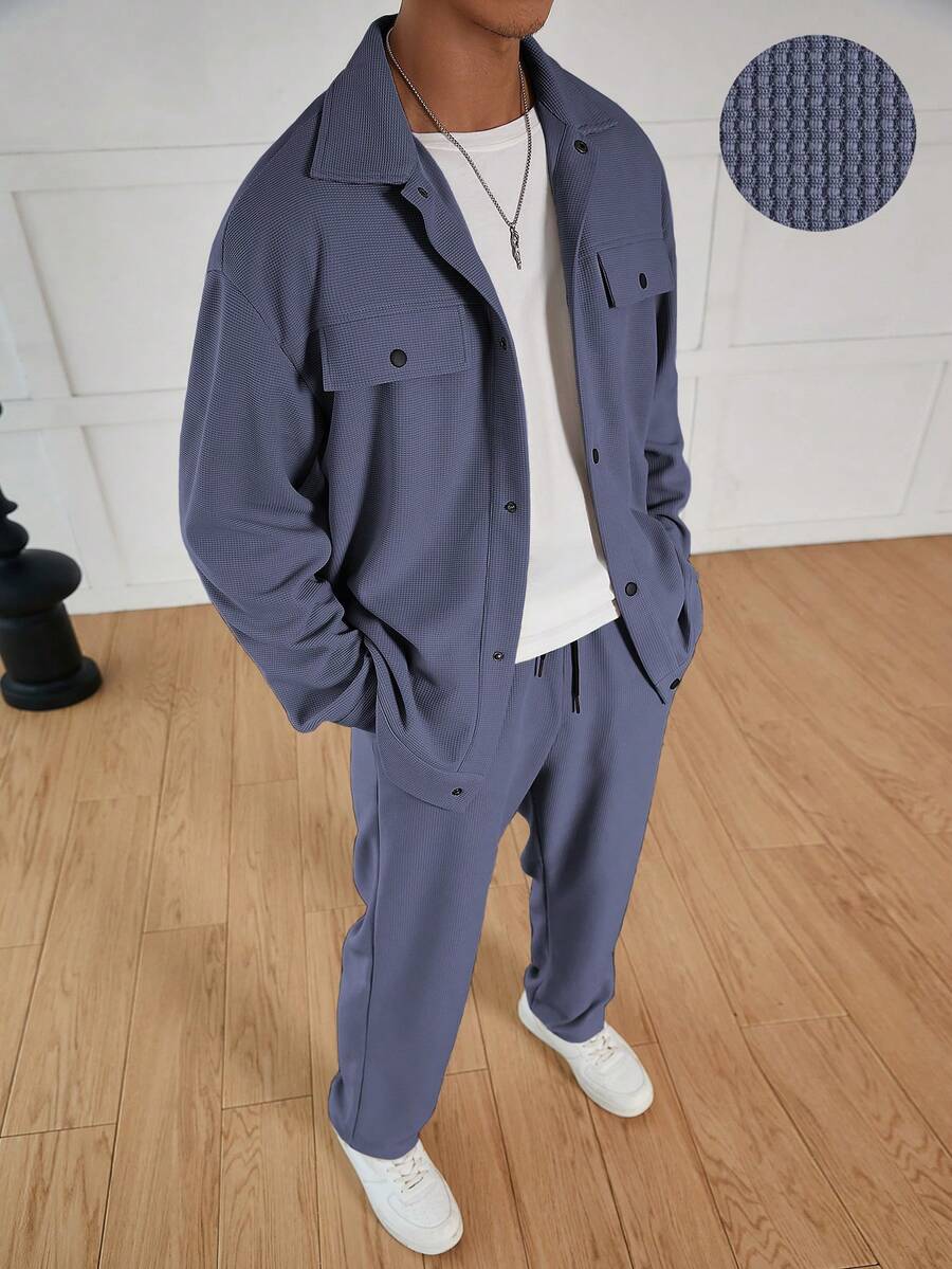 Manfinity Roghcode Bộ quần áo sơ mi và quần vải jacquard họa tiết tổ ong trơn màu dành cho nam - Màu xanh lam - Xem 1