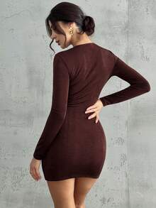 Firerie 女士优雅简约时尚通勤休闲时尚圆领金属装饰褶皱长袖紧身迷你连衣裙，秋冬