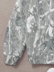 SHEIN 这款少女休闲宽松圆领长袖卫衣，印有数字80，采用迷彩和枯叶图案设计，舒适百搭，适合少女穿着，展现学院风、街头风、户外野餐、街头摄影、居家、波西米亚风、音乐节以及秋冬季节的穿搭需求。 - 彩色 - 查看 8