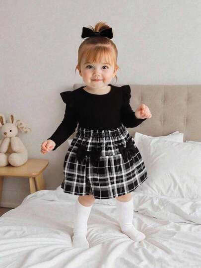 Souflis Souflis 2pcs/Set Baby Girls' Ruffle Shoulder Design Black Long Sleeve Top And Plaid Bow Decor Skirt Set, Sweet & Cute