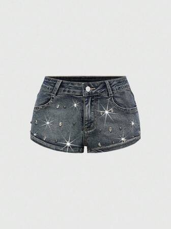 J-Fashion Shorts vaqueros de mujer con cintura súper baja, sexy, vintage, punk, desgastados, con decoración de calavera y tachuelas