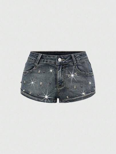 J-Fashion Damen Super Tief Taillierte Sexy Vintage Punk Zerrissene Schädel Nieten Dekor Denim Shorts