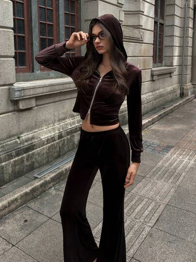 SHEIN Unity Bộ 2 món áo nỉ và quần nhung màu cà phê đậm phong cách American Baddie cổ điển, dành cho nữ, Thu/Đông