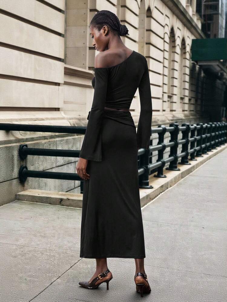 SHEIN Maija Conjunto de 2 peças elegante com Top Cropped de Manga Longa Assimétrico e Saia, Decoração Floral 3D de Metal, Preto, Outono/Inverno