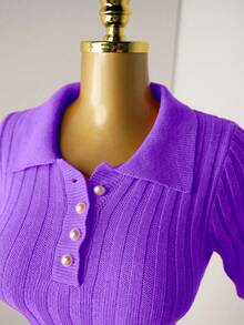 Mistrie Robe mini plissée en tricot orange avec boutons de perle, robe pull moulante sexy à manches courtes minimaliste