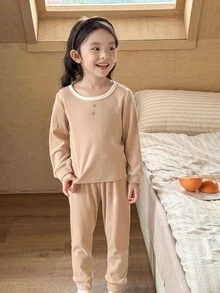 SHEIN Little Byeori Young Girls Casual Round Neck T-Shirt/Pants Pajama Set - Khaki - View 4