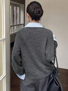 DAZY 女款休閒撞色拼接領毛衣，秋季校園風 - 灰色 - 查看 2