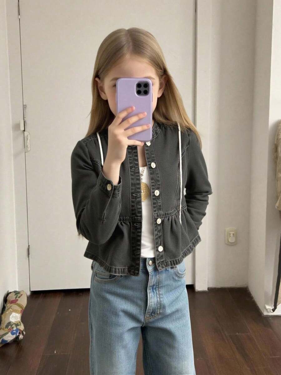 SHEIN Tween Mädchen Mode Lässig Y2k Vintage Cool Rückkehr zur Schule College Einfach Grundlegend Komfortabel Graue Elegante Rüschen Puffärmel Denim Kleiner Stehkragen Langarm Jacke für Kinderbekleidung, Tween Mädchen Weiche Alltagskleidung und Kinder Winter und Herbst Rave Outfits Festival und Zuhause Outfits Streetwear Schulkleidung Tween Mädchen Schwarze Denim Jacke Schwarzes Shirt für Tween Mädchen - Schwarz - Übersicht 1