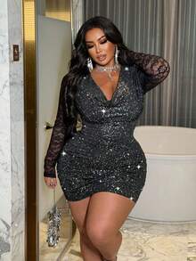 Flirla Romantisches Kleid in Große Größen mit drapiertem Ausschnitt, Kontrastspitze und anliegenden Ärmeln, geeignet für Partys, Weihnachtspartys - Schwarz - Übersicht 3