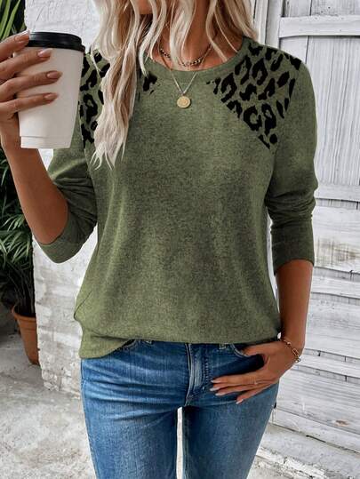 EMERY ROSE Women's Casual Round Neck Leopard Print T-Shirt, Olive Green, Autumn/Winter
