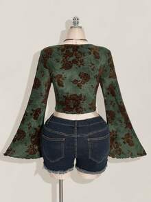 SHEIN ICON Women's Plus Size Sexy Autumn And Winter Millennial Style Y2K Bohemian Style Green Background Brown Flower Flocking Fabric Front Center Tie Trumpet Sleeves Pointed Hem Slim Fit Top