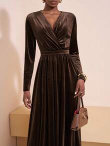Zivah Đầm maxi nữ dáng chữ A dài tay cổ chữ V eo thon bằng nhung nâu thanh lịch mùa Thu Đông 2025, phù hợp cho trang phục đi xem hòa nhạc, Halloween, công sở, trang phục giáo viên, đi chơi, dự tiệc cưới, tiệc sinh nhật, tiệc tùng, đi nhà thờ, tiệc brunch, trang phục gợi cảm cho câu lạc bộ, Giáng sinh-A - màu nâu - Xem 5
