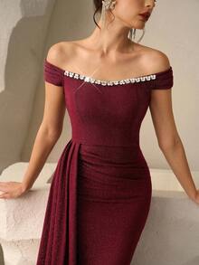 Coutiva Vestido de noche elegante y formal para mujer con hombros descubiertos y decoración de rhinestones - Burdeos - Ver 9