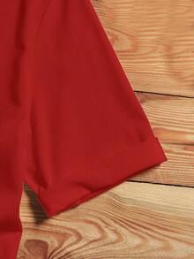 SHEIN EZwear Lässiges, lockeres Damen-T-Shirt mit weihnachtlichem Lebkuchenmann- und Weihnachtsbaum-Motiv, Rundhalsausschnitt und kurzen Ärmeln, geeignet für Sommer und Weihnachten. Rotes Oberteil