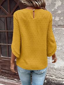 EMERY ROSE 女士休闲圣诞新年波点镂空纹理中袖不对称袖口纽扣装饰波西米亚宽松圆领衬衫，带荷叶边细节，七分袖，新年，适合冬季叠穿和办公室通勤。 - 黃色 - 查看 2