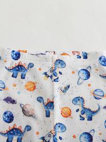 Cozy Pixies Zweiteiliges Pyjama-Set für Jungen mit Cartoon-Tierprint, weichem Strickoberteil mit Rundhalsausschnitt und langen Ärmeln sowie elastischer Hose. Das Set besteht aus einem kuscheligen Baby-Schlafanzug mit langen Ärmeln, einem Baby-Schlafanzug-Set, einem Kleinkind-Schlafanzug-Set und einem Outfit mit Dinosaurierprint.