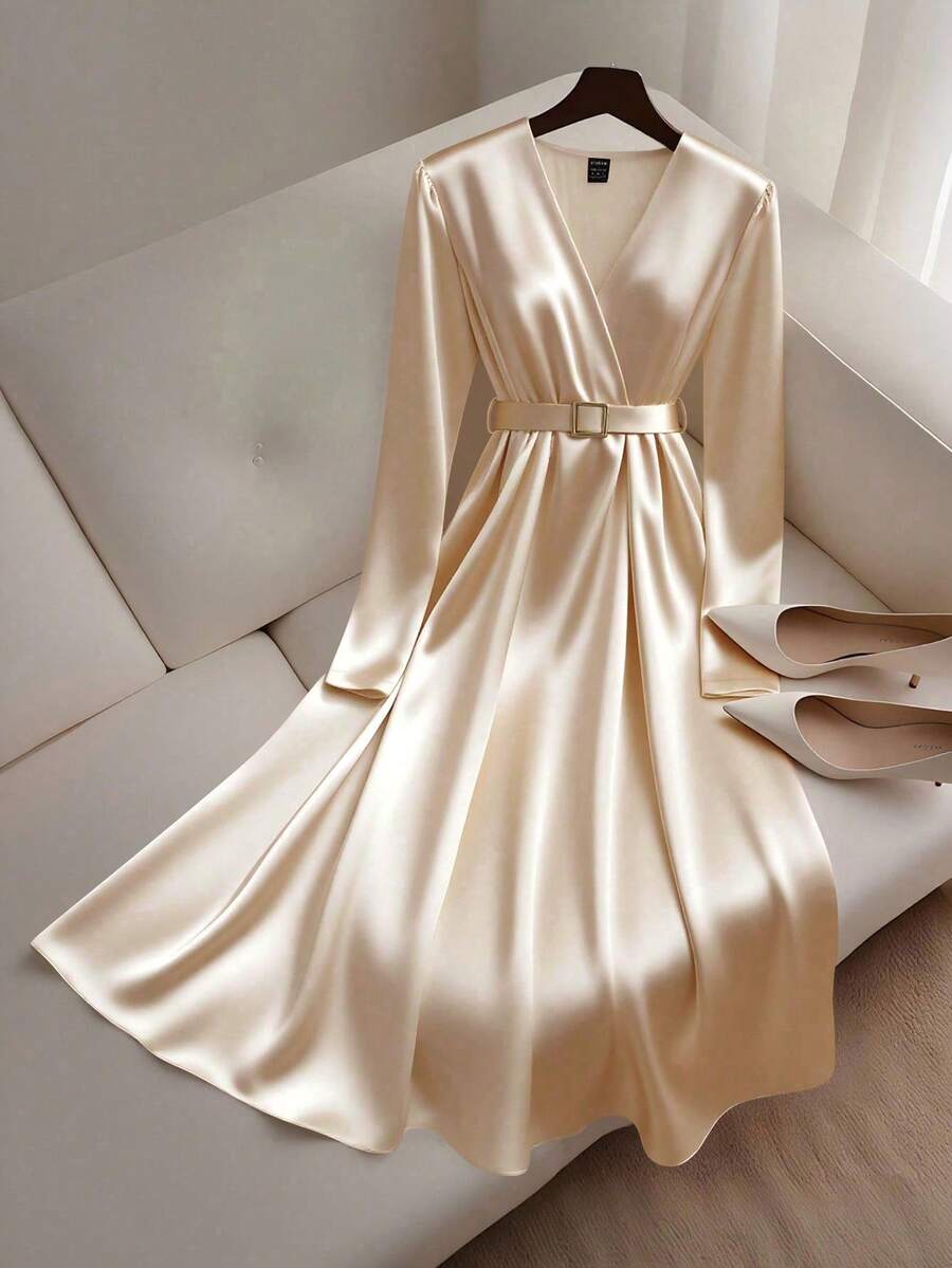 GlowEve Váy midi dài tay phối ren satin + thắt lưng - Màu Khaki - Xem 1