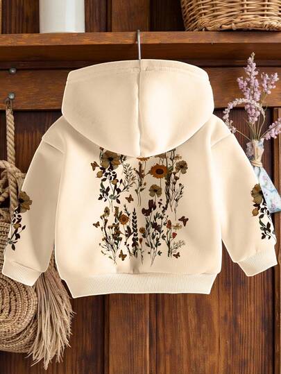 女婴时尚休闲碎花卫衣，袖子和背面饰有大朵花朵印花，杏色保暖内衬卫衣，适合外出和日常穿着，冬季服装