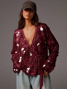 Athîral 女士酒红色深V领亮片裹身衬衫，采用华丽亮片网纱面料，宽松裹身版型，深V领设计，长袖，复古浪漫风格，性感优雅，适合夜店、酒吧、生日派对、下午茶、姐妹聚会以及春秋季日常穿着，亮片上衣，装饰上衣，圣诞节，红色上衣 - 紅色 - 查看 4