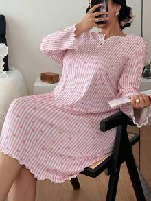 Napfluff CURVE Napfluff CURVE Váy ngủ nữ cỡ lớn dệt kim gân in hình trái tim chắp vá nhún bèo tay dài và viền váy mặc nhà thường ngày, mùa đông - Hồng - Xem 4