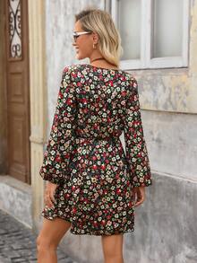 Brillora Women's Autumn And Winter Dresses For Outings, Holidays, And Dates; Round Neck, V-Neck, Tie-Waist, A-Line, Retro Floral Print Dresses For Autumn And Winter Vacations; Holiday Shopping Dresses; Back-To-School Outfits; Very Simple Outfits; Women's Country Style Clothing; Office Wear; Old-Fashioned Style; Teacher's Outfits; Date Outfits; Graduation Season; Autumn Women's Clothing; Casual Dresses; Fashionable Autumn And Winter Dresses.