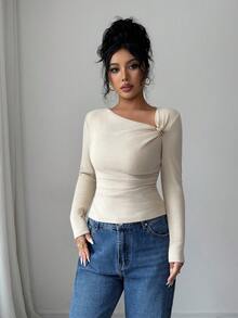 SHEIN Elenzya 秋冬新款纯色抓绒罗纹斜领褶饰金属纽扣装饰长袖T恤，女士修身休闲上衣，时尚优雅，适合秋冬休闲/办公室通勤 - 杏色 - 查看 6